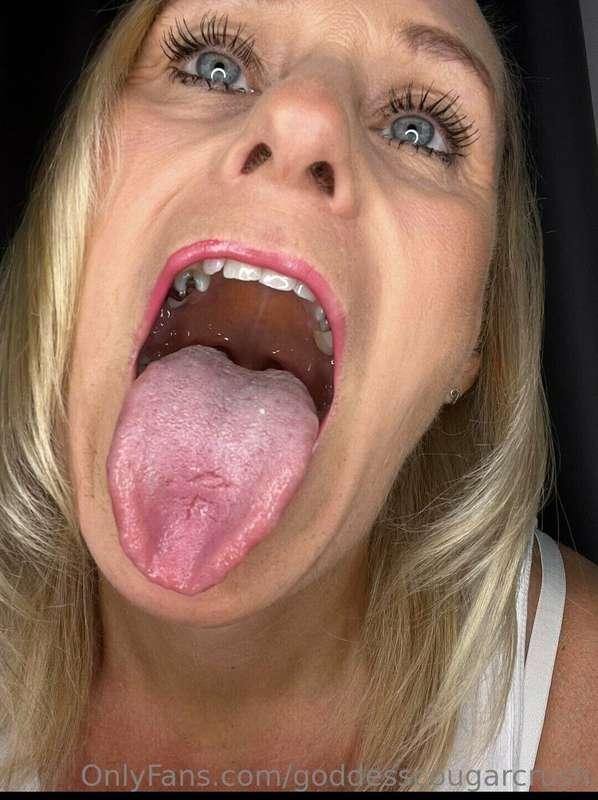 Who wants to be digested by me, imagine being able to serve ..