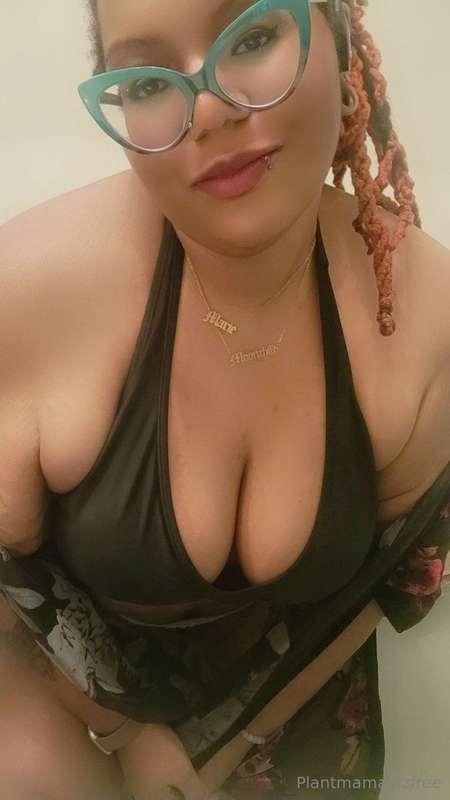 Did you sub to me for my body or my personality? Tryna see s..