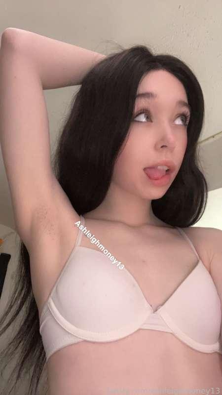 Took these right before my shower!🧼

#armpits #pits #skinny #petite #collegegirls