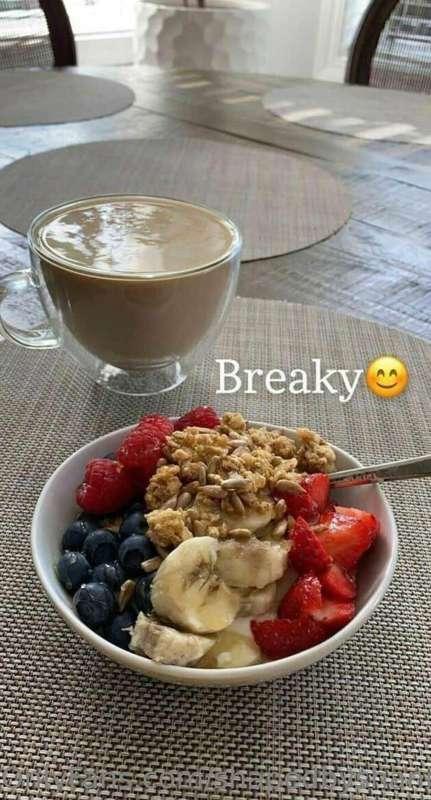 Another breakfast yogurt berry bowl 😋 🍓🫐