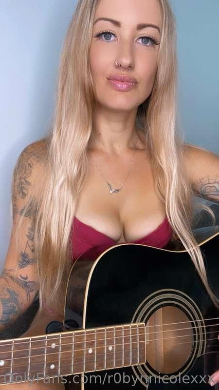 Do you play any instruments? I tried 🎸🎻🥁 
Drums was my favou..