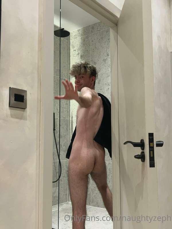 Stop perving on me🤭