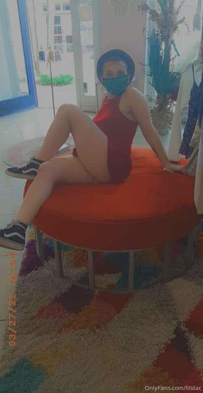 Cum see this cute little tattooed alt girl with a hidden nas..