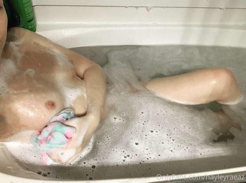 Bath time 🧖🏻‍♀️🧖🏻‍♀️🧖🏻‍♀️