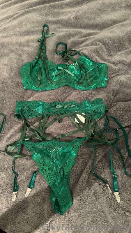 €50,- 1 dag dragen exclusief verzending
€50,- 1 day wear exc..