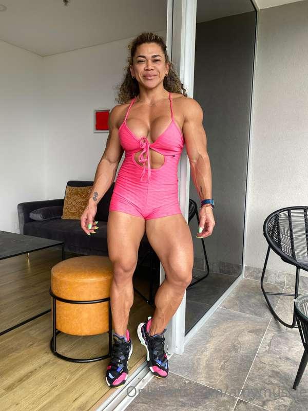 Gym outfit from yesterday, no filter 😋