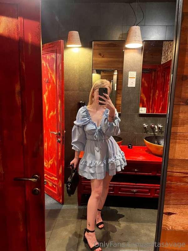 What do you think of my dress for tonight?😏