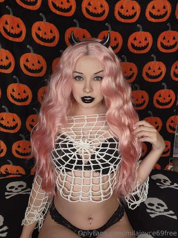 sexy succubus!Sub to my VIP page @milajoyce69 if you want 4 ..
