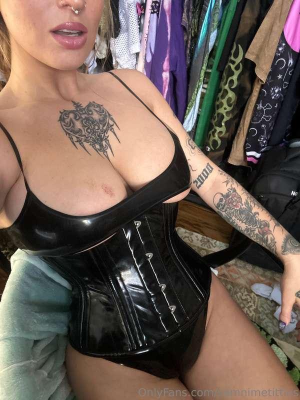 samnimetitties image #1
