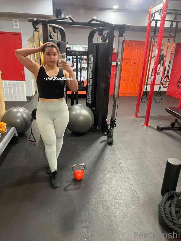 Caught a few dads staring at my camel toe in the gym earlier..