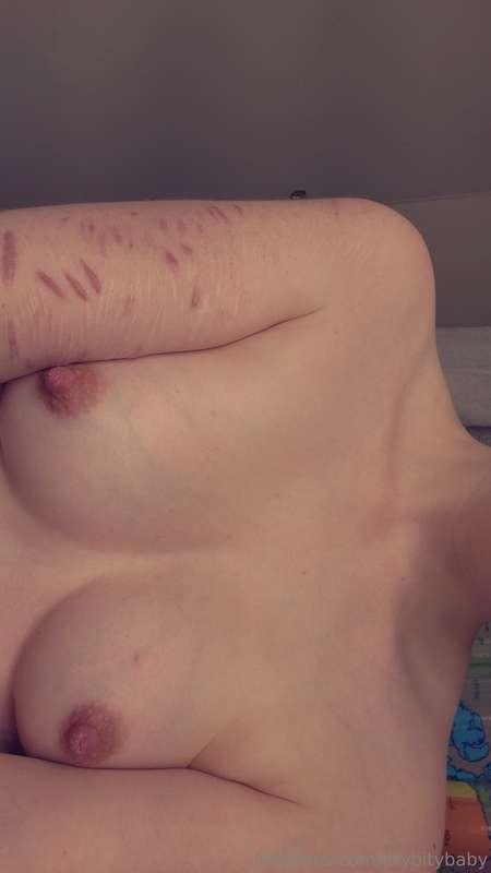 hi 🤭 Various titty pics<3