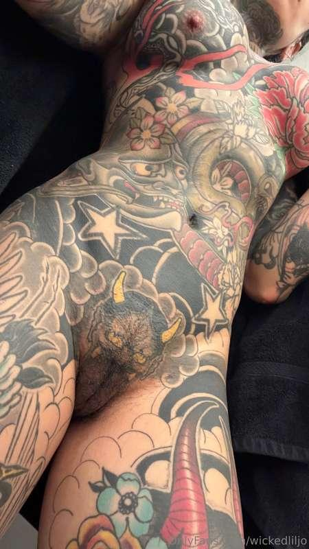 😈