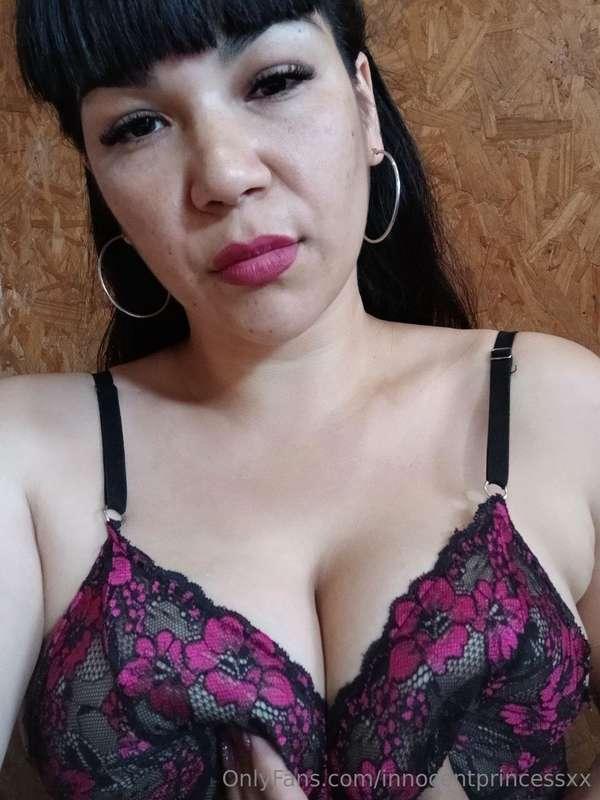 Hello love❤️, I am a curvy girl with a natural body. I would..