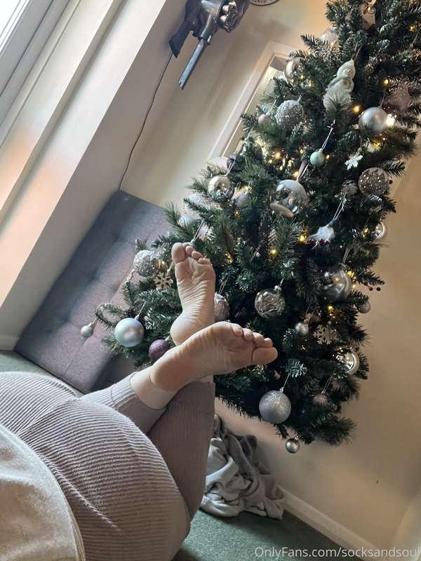 A festive view with your Sunday sole worship ✨