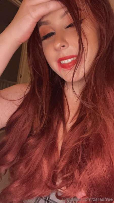 i love wearing lipstick to suck dick👀