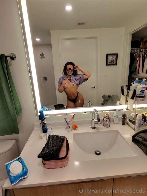 fuck me with these glasses on 😈