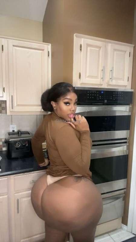 What can I get for you daddy 🤭 dm me and tell me what you ne..