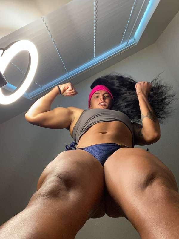 I am so hyped to see “Giantess” becoming more trendy. :)