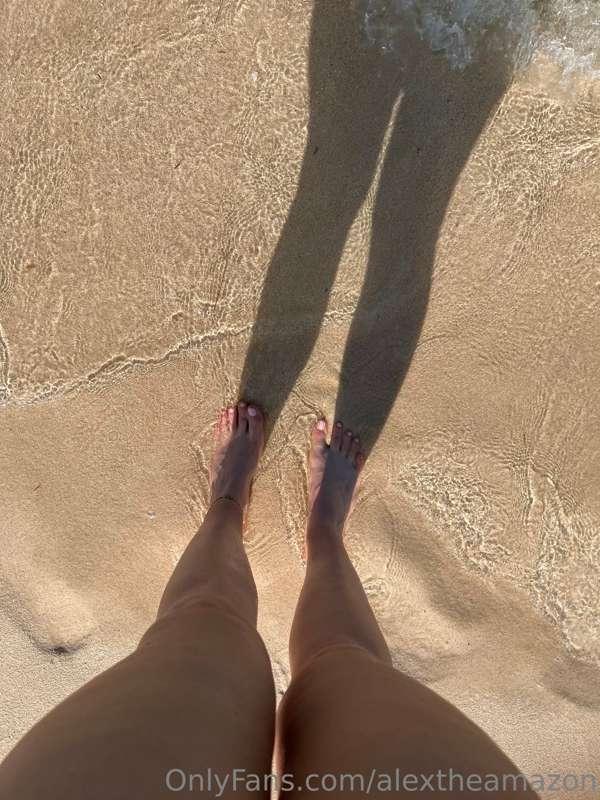 Wishing I was back on the beach with my toes in the water 🥹