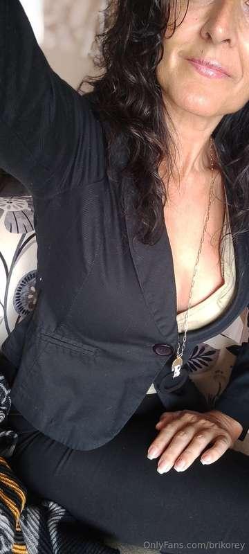 Such a sexy formal outfit deserves to be enjoyed... What can..