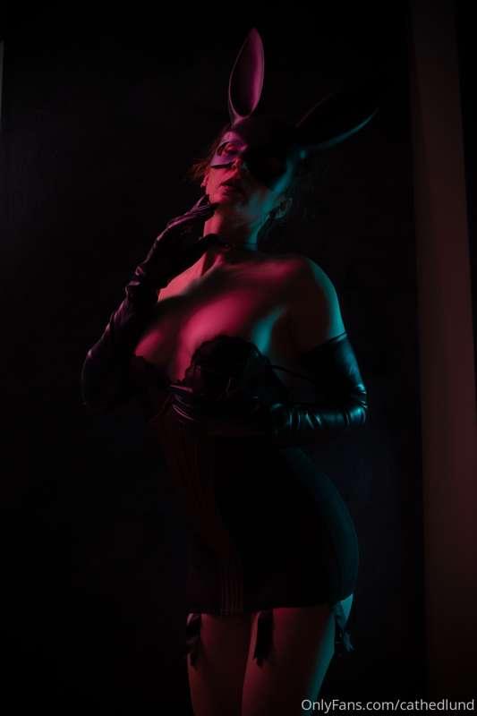 New set going out in the PPV shortly!! =^.^=