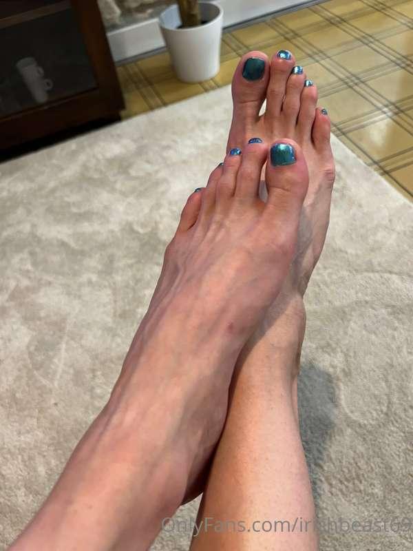 She’s done her toenails 😜 #footfetish 😈
Uñas hechas 😜 #footf..