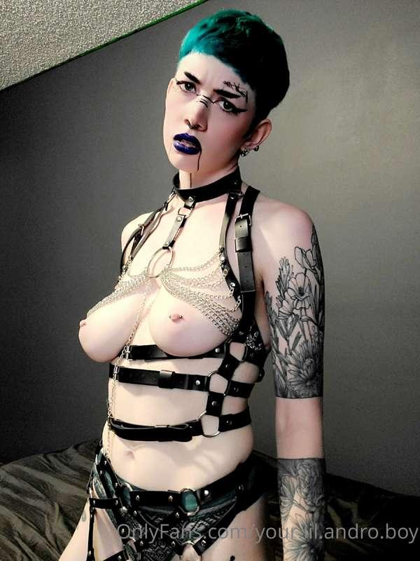 💚APOCALYPSE DOLL💚 
Photo Collection 💌 40 nudes to tease you ..