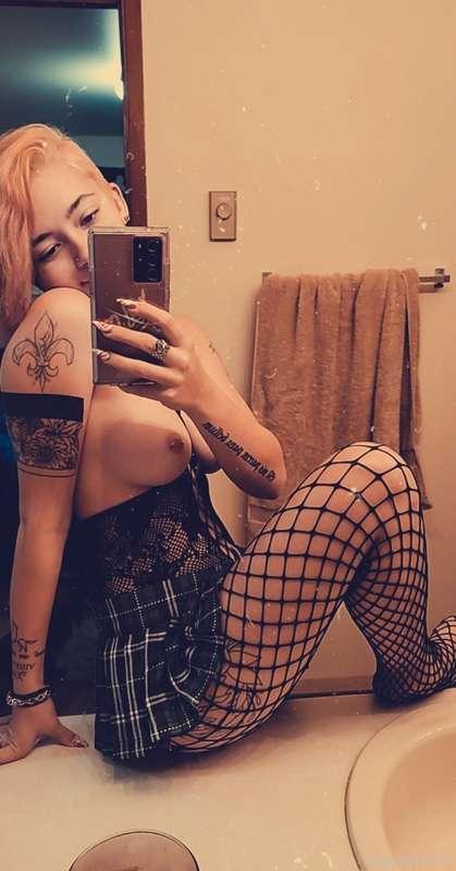 Wanna see me tease and play with myself? Tip $50 and I will ..