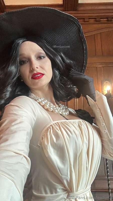 Live show tonight on here at 5 pm PST! I will have a couple ..