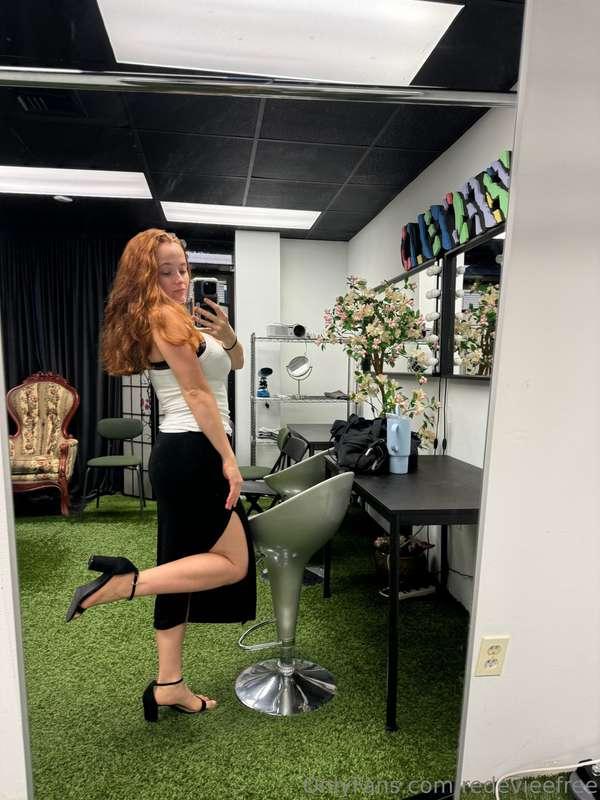 What do you think of my legs in this🤭?
