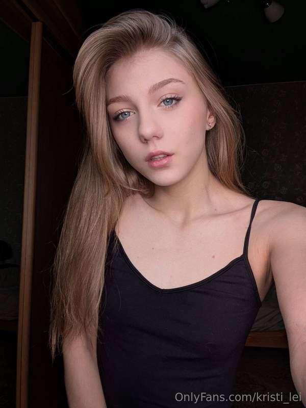 Just nude make up and fresh hair🤭🤍