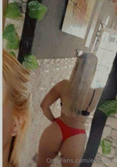 My hot blonde friend @amyroseofficial loves to put on such a..