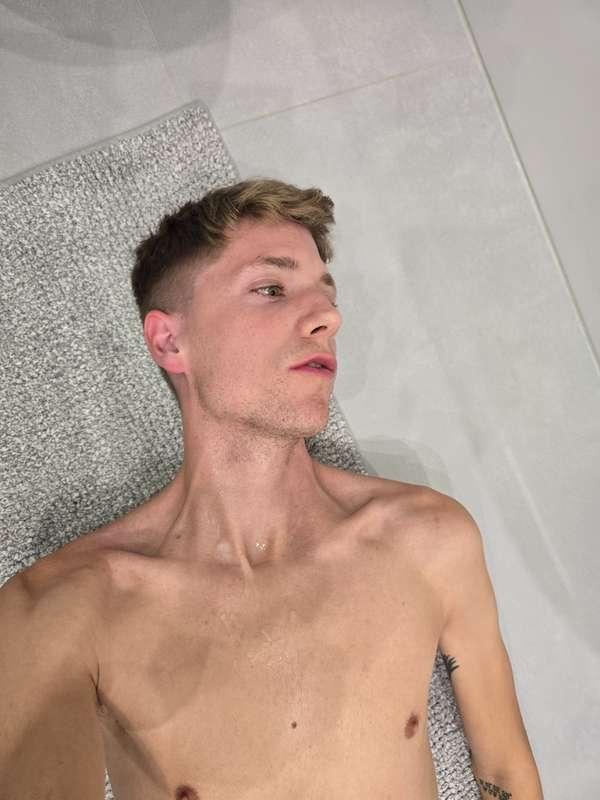 Will you lick my neck please 😈