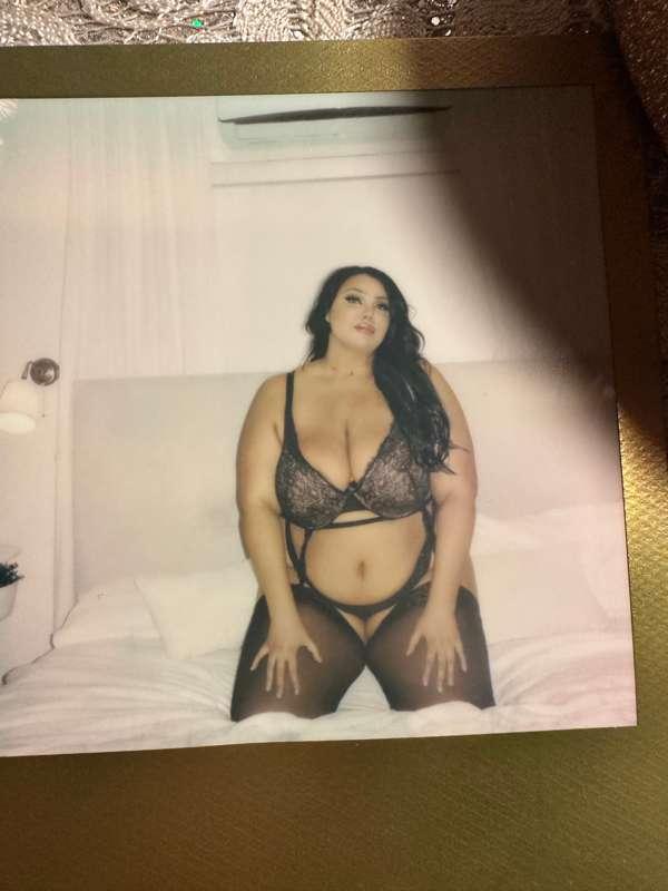I wanna be your voluptuous fantasy 😘