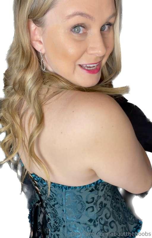 Want to see what I look like in a corset? Want to see how my..