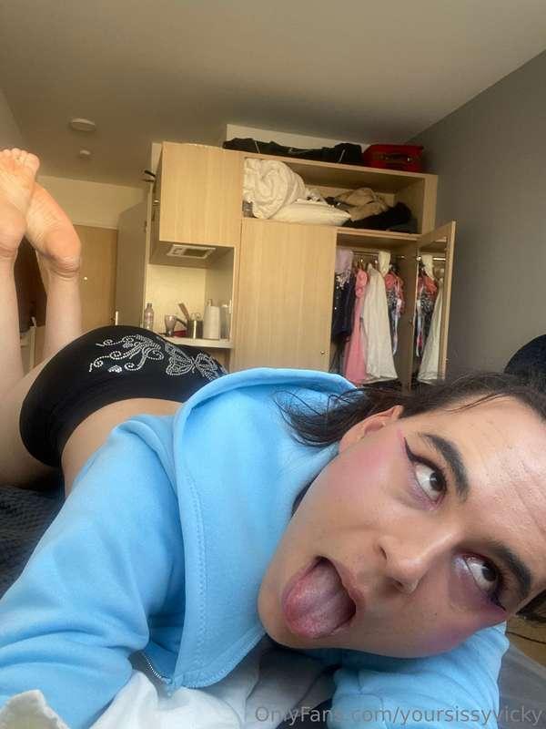yoursissyvicky image #0