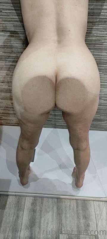 Pressing my ass against the shower glass, he opens the door ..