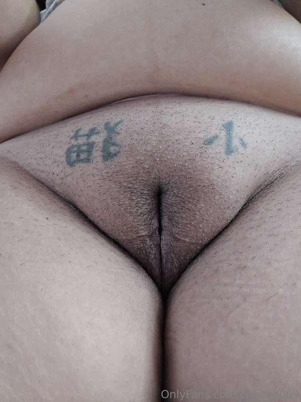 Give her a kiss 😘