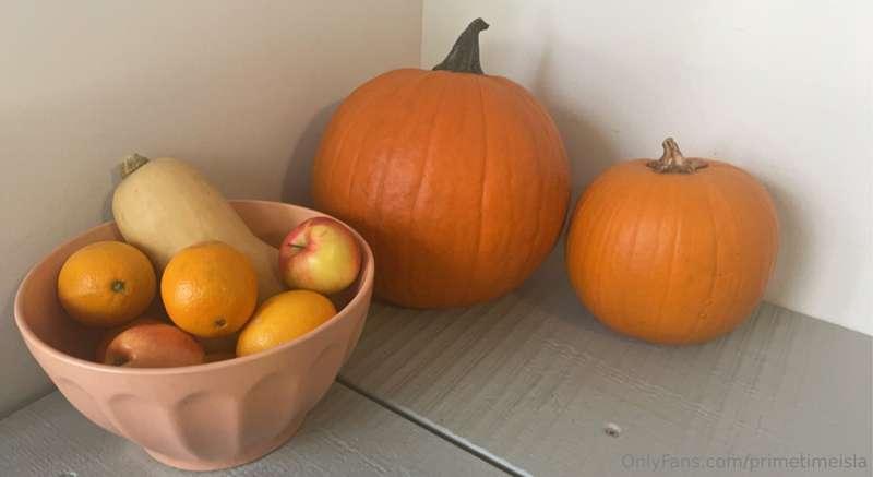 I am going to be doing my annual pumpkin carving and Hallowe..