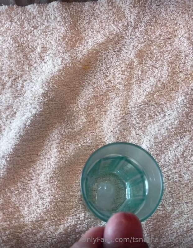 I got really hard and hot😈 and I started masturbating🙈 non-s..