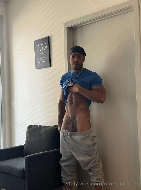 I'll just lay back and let you suck it 🤤
