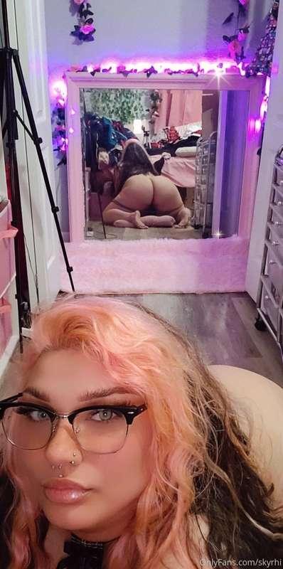I'm so horny 🥺
Would you cum play with me 😋