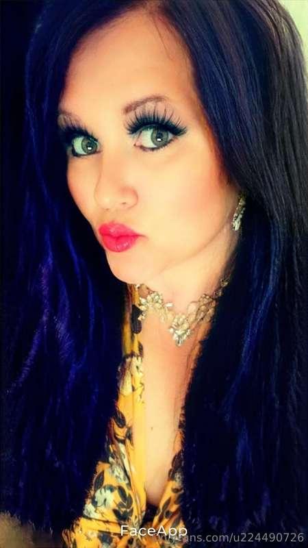 U wanna kiss baby xx