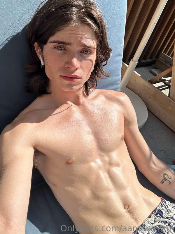 It’s so hot out here 🔥