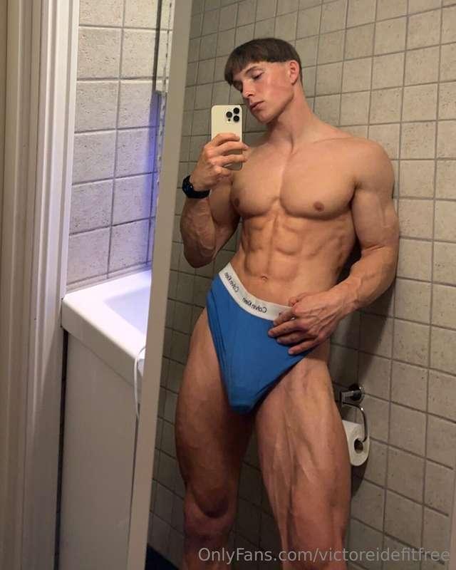 Our bodies is the greatest art🧜‍♂️My adult stuff 🔞👉 @victore..