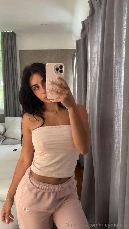 soft moment in the mirror💖