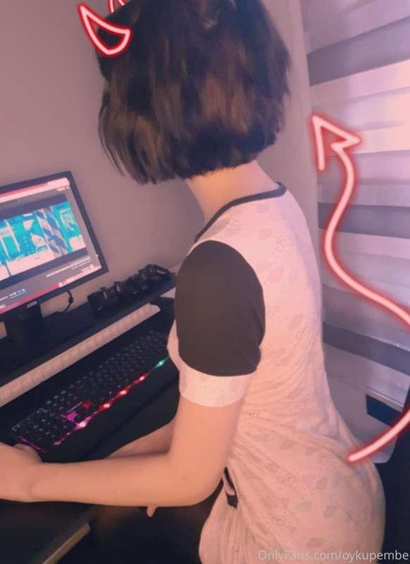 Searching playful songs for girl's night 😋