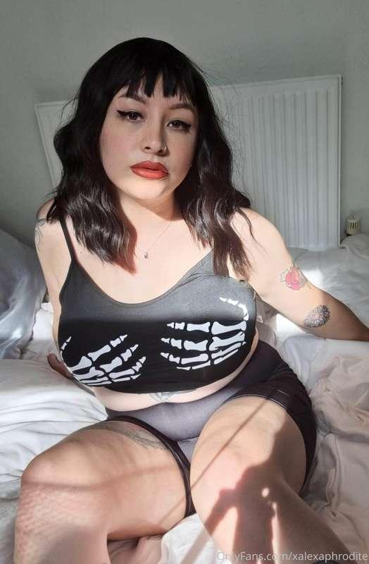 I wanna help someone cum today 💦💦