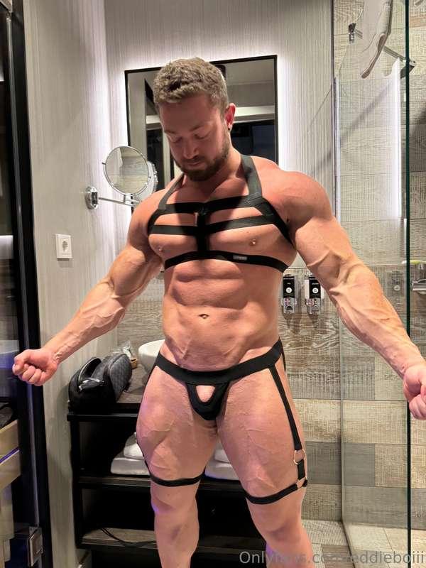 Had another Halloween outfit! 😈 Video coming tomorrow 👀😉