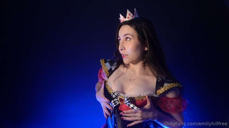 Queen of hearts orders you to go check out my main page @emi..
